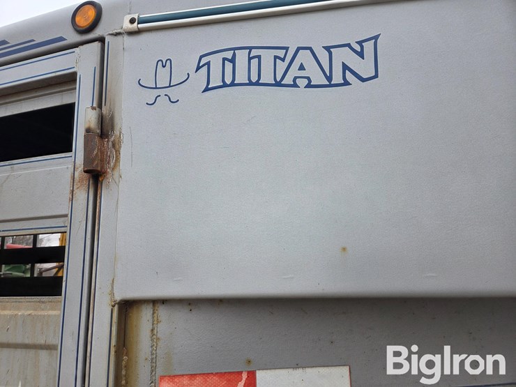 2000-titan-trailer-image-13