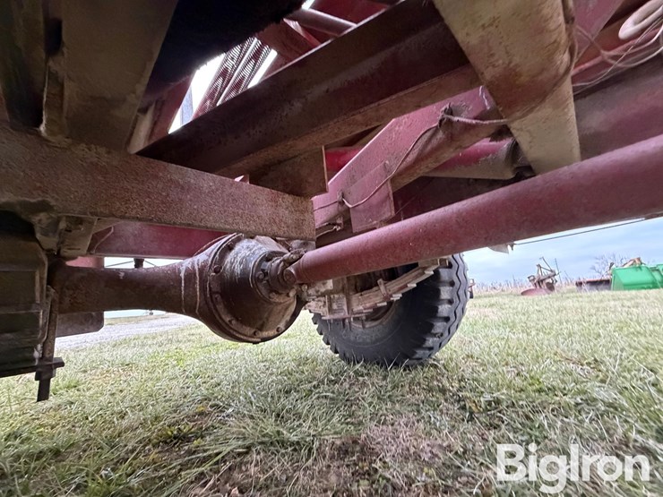 new-holland-1049-image-20