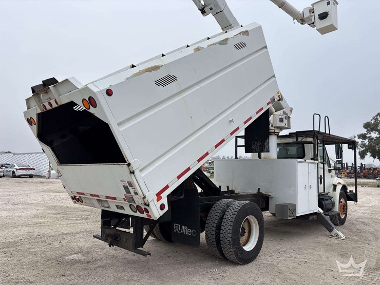 2007-international-durastar-4300-image-3