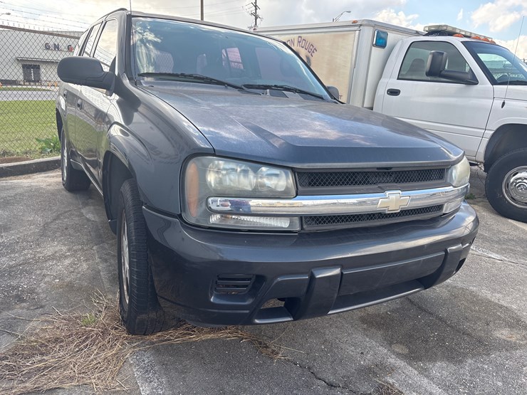 2014-chevrolet-trail-blazer-ls-image-2