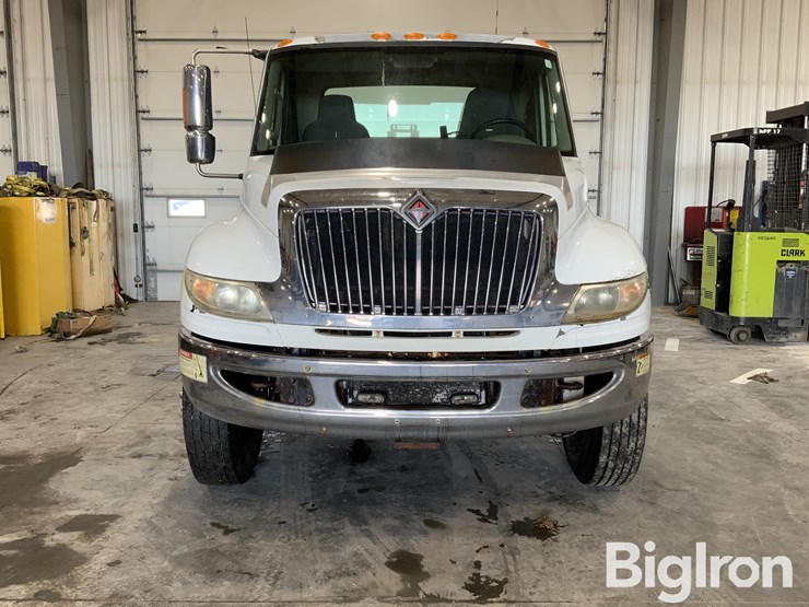 2013-international-4400-image-2