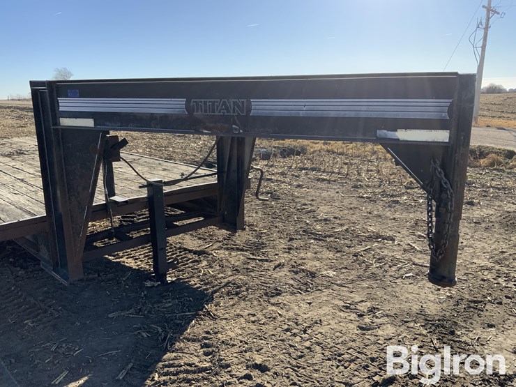 1997-titan-trailer-image-14