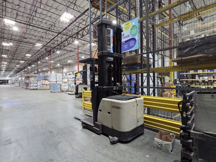 2008-crown-sp3520-30-image-2