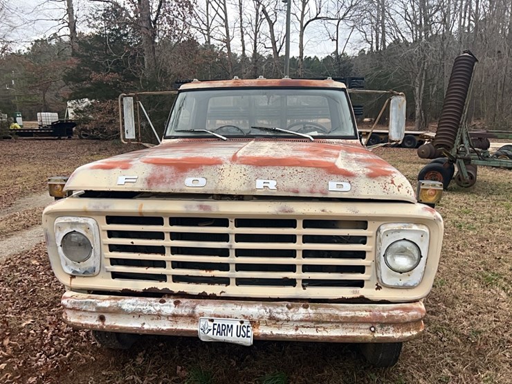 1977-ford-600-image-3