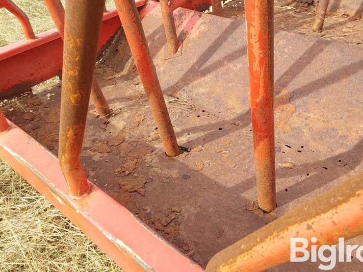 apache-wfw24a2-24'-feeder-wagon-image-16