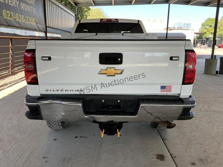 2015-chevrolet-silverado-2500hd-image-6