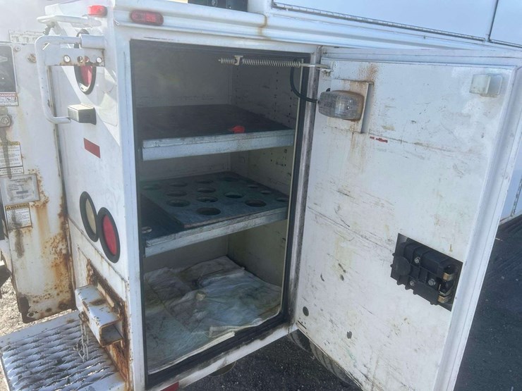 2012-ford-f550-image-26