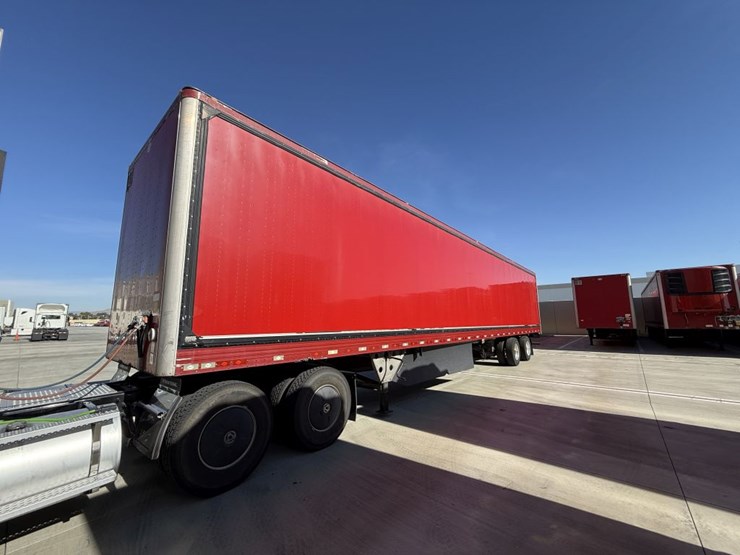 2016-utility-van-image-1