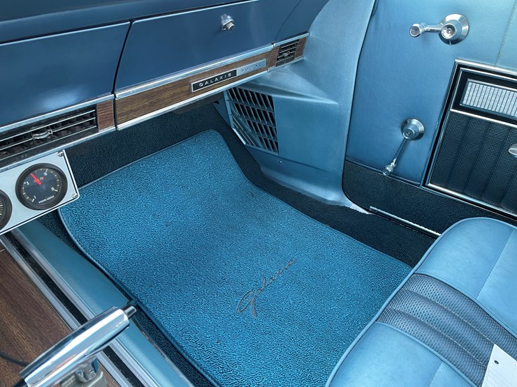 1966-ford-500-image-35