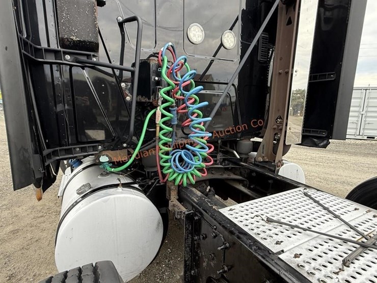 international-prostar-image-46