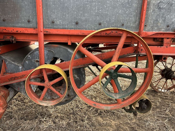 case-28x46-thresher-on-steel-image-43