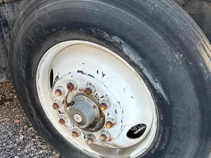 1984-international-s2200-image-5