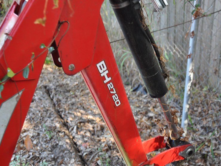 2021-massey-ferguson-gc1723eb-image-16