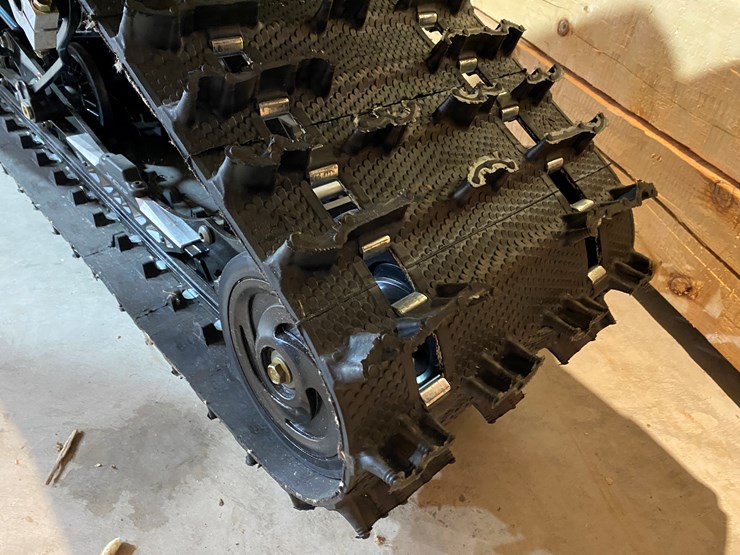 #3797-•-new-2023-polaris-indy-600-cross-country-matryx-snowmobile-image-17