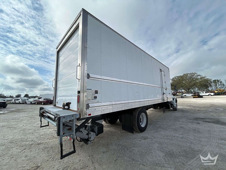 2019-international-durastar-4300-image-3