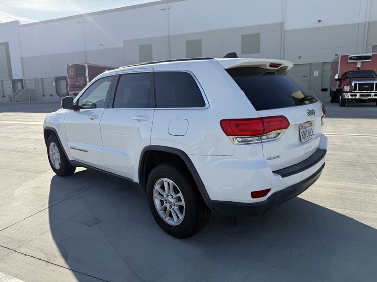 2017-jeep-grand-cherokee-image-4