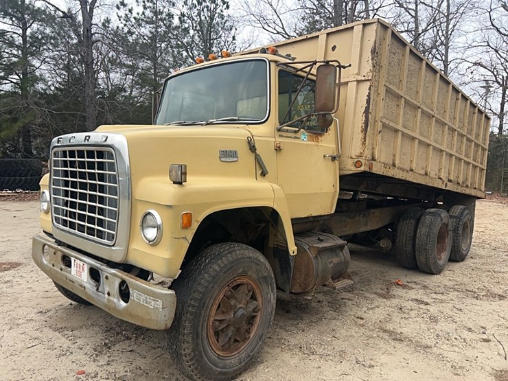 1975-ford-880-image-7