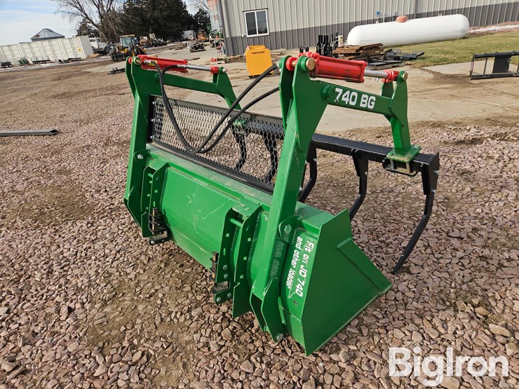 2025-john-deere-740-image-5