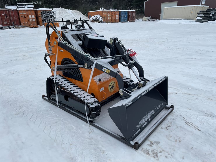 #308-•-new-land-hero-mini-skid-loader-image-3