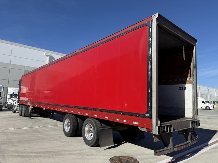 2016-utility-van-image-4