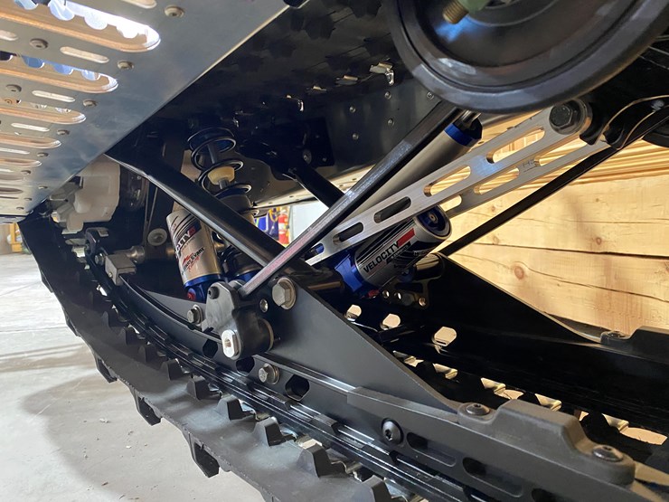 #3795-•-2022-polaris-600r-snowmobile-image-15