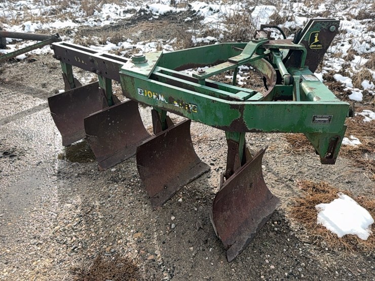 john-deere-3945-image-1