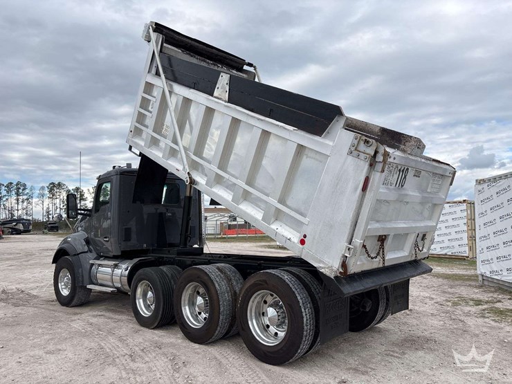 2019-kenworth-t880-image-4