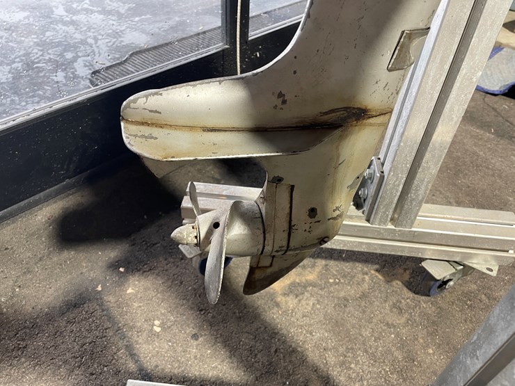 #3835-•-hiawatha-vintage-outboard-boat-motor-image-10