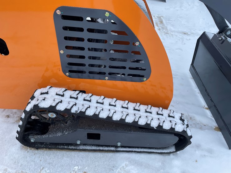 #309-•-new-land-hero-mini-skid-steer-loader-image-9