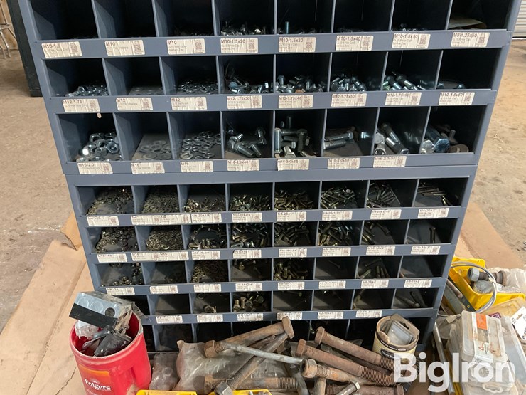 shop-shelves-w/miscellaneous-hardware-image-17