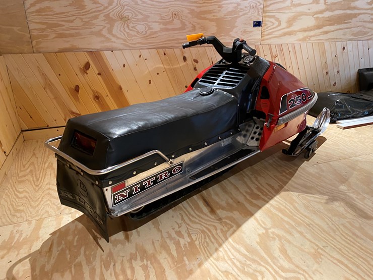 #3794-•-1977-rupp-nitro-250-snowmobile-image-4