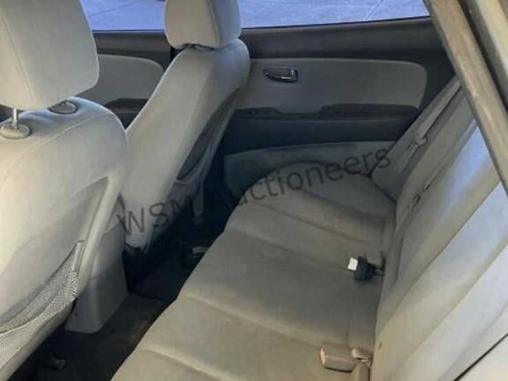 2010-hyundai-elantra-sdn-image-23