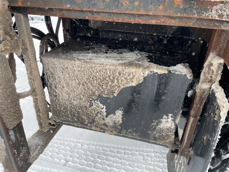 #400-•-2006-sterling-straight-truck-(has-wi-title)-image-39