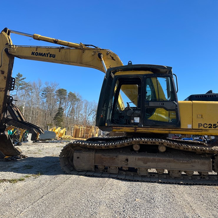 KOMATSU PC250 LC
