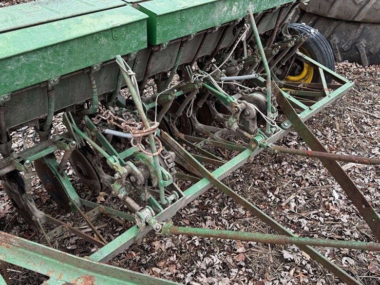 vintage-10'-grain-drill-on-rubber-image-24