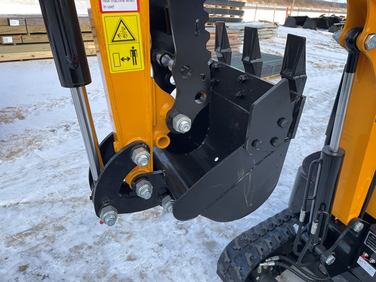 #203-•-miva-va13-mini-excavator-image-30