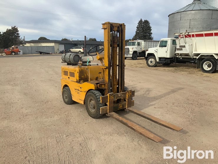 clark-propane-forklift-image-2