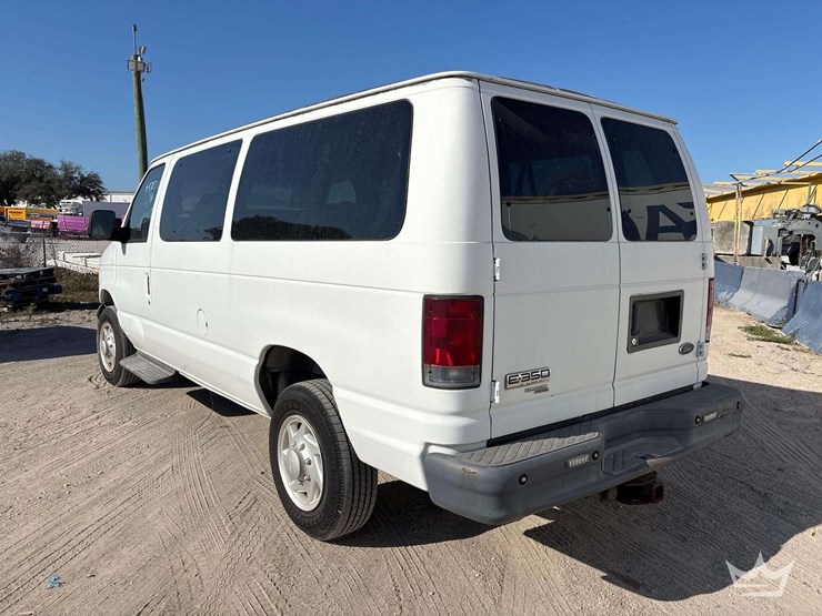 2007-ford-e350-image-4