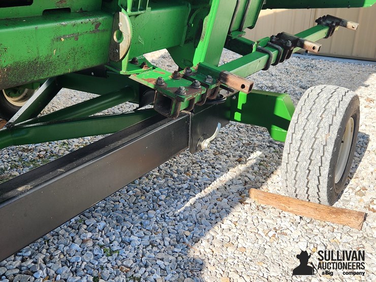 2012-john-deere-608c-image-11