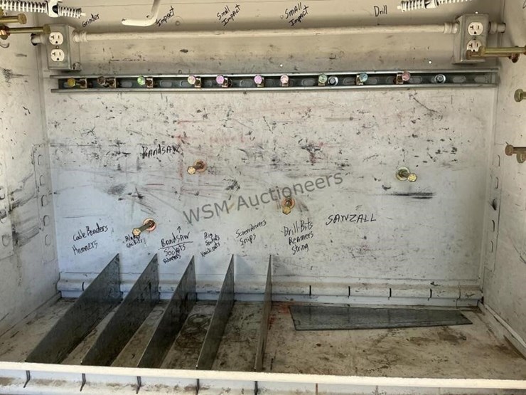 2016-ford-f550-image-11