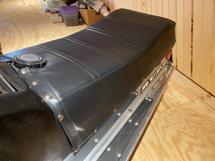 #3776-•-1976-rupp-magnum-440-snowmobile-image-17