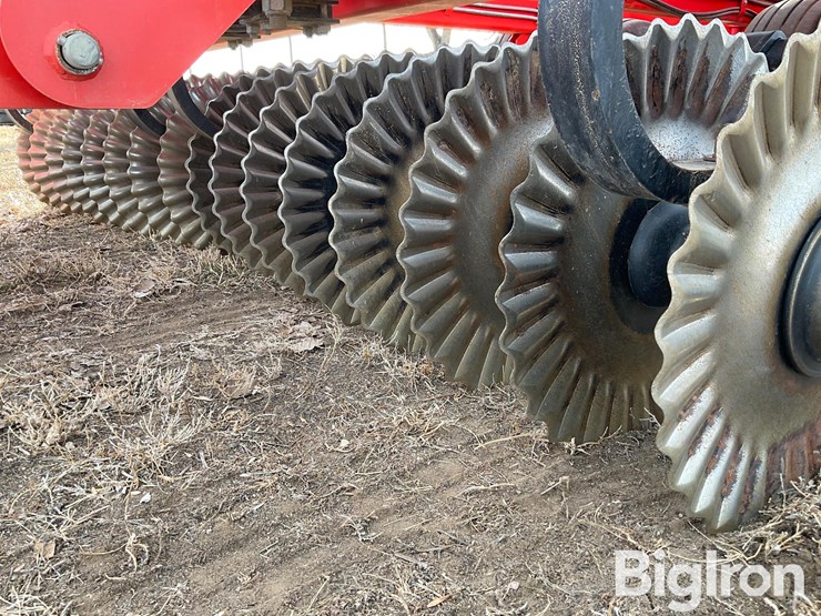 2015-kuhn-8000-excelerator-vertical-tillage-tool-image-18
