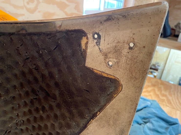 #3846-•-1974/75-yamaha-gpx-snowmobile-hood-image-8