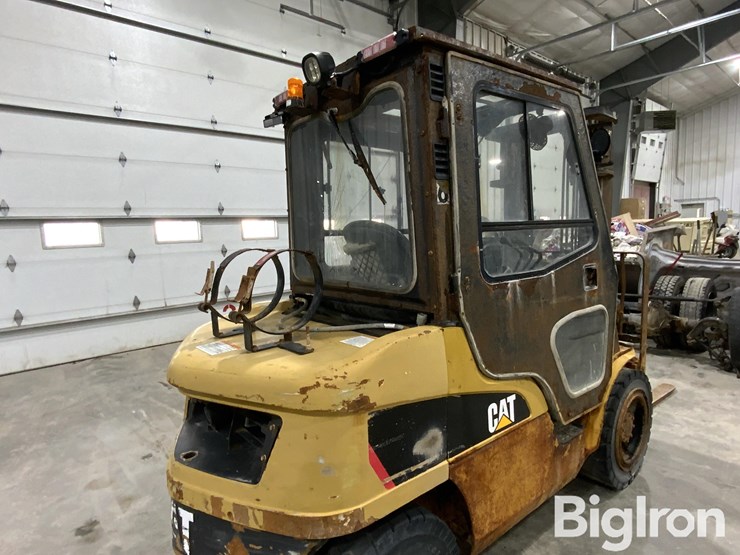 2020-caterpillar-gp30n-image-17