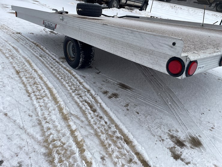 #3802-•-10'-aluminum-triton-snowmobile-trailer-(no-title)-image-24