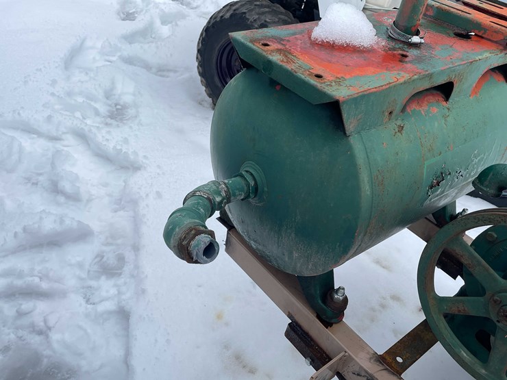 #3519-•-universal-rotary-vacuum-pump-image-11