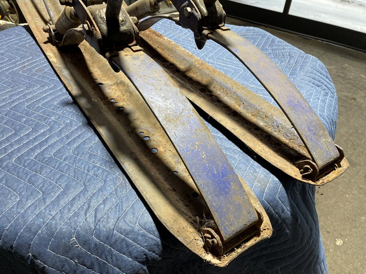 #3870-•-pair-of-1973-polaris-starfire-ski's-image-5