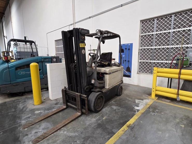 2006-crown-fc4020-55-image-1