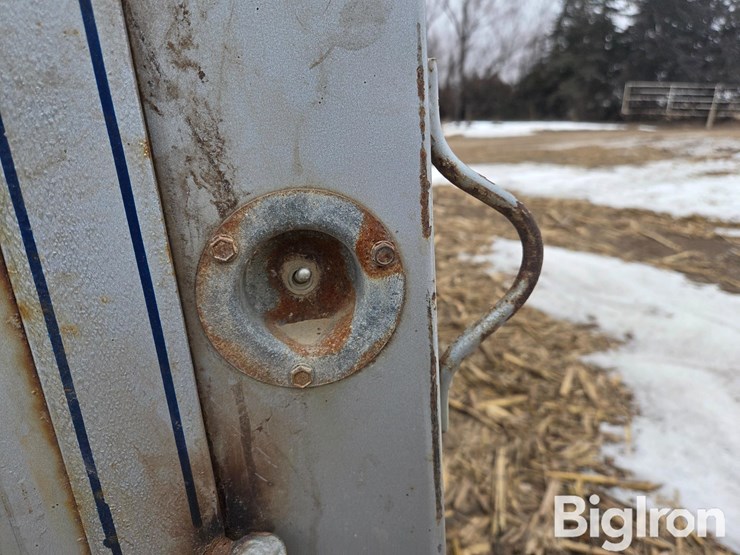 2000-titan-trailer-image-19