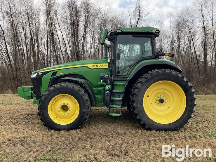 2021-john-deere-8r-340-image-8